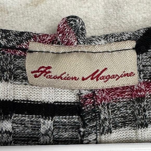 Fashion Magazine Black & Gray Striped Curved Hem Short Sleeve Top Size Medium - Picture 5 of 5